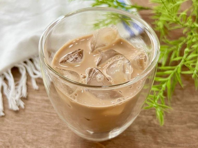 全紅茶好きに教えたい。カルディ「ロイヤルミルクティベース」はアイスに直がけが正解の画像