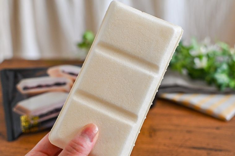 セブンだけで買える金のあずき最中は究極のモナカアイス。粒あんのほくほく食感と甘さが絶妙【365日アイス女子】の画像