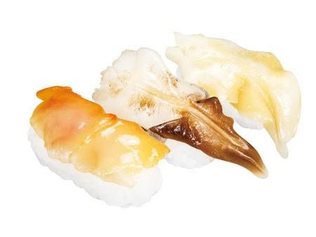 くら寿司で「超三貫と日本海」フェアが開催中!110円から食べ比べを楽しめるの画像