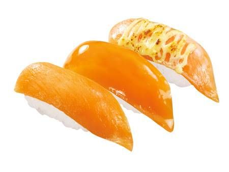くら寿司で「超三貫と日本海」フェアが開催中!110円から食べ比べを楽しめるの画像