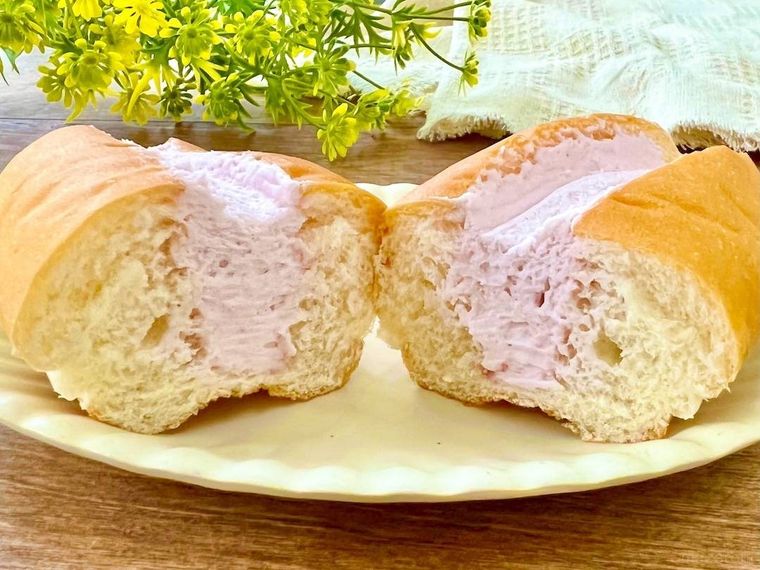ローソンのヒット作おやつコッペに紅芋味がでた!沖縄気分を楽しめるパンの画像