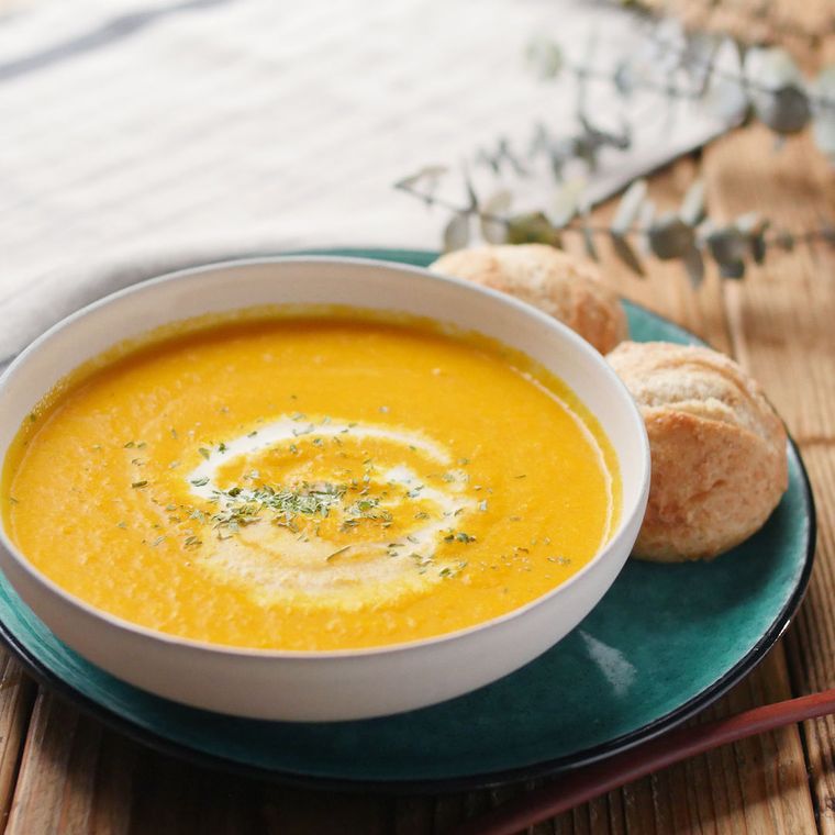 器に入ったスープ