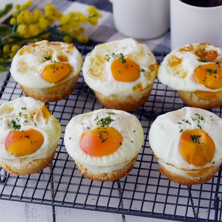 ケーキクーラーにのせられた、ケランパン