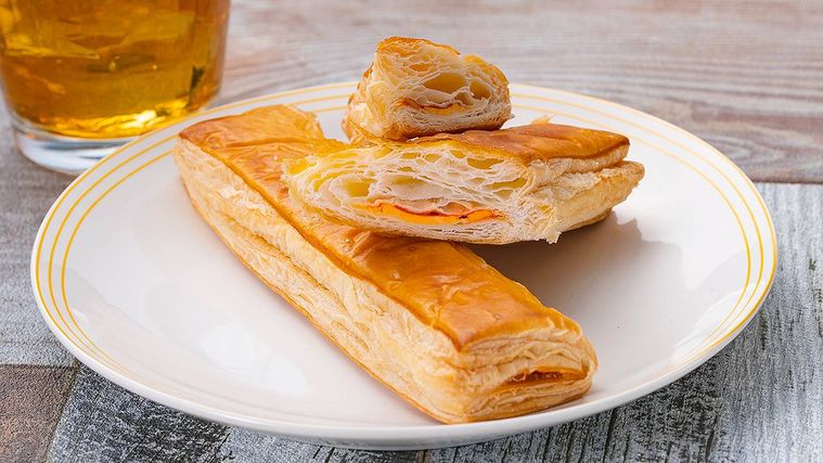 100円ローソン5月後半の新商品。ご褒美系チーズケーキや5種の味が楽しめる涼味づくしの和菓子が登場の画像