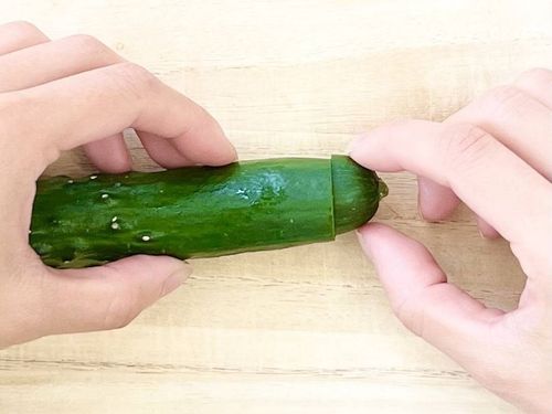 Twitterで12万いいね きゅうりのアクがおもしろいほど抜ける八百屋直伝の裏技とは Macaroni