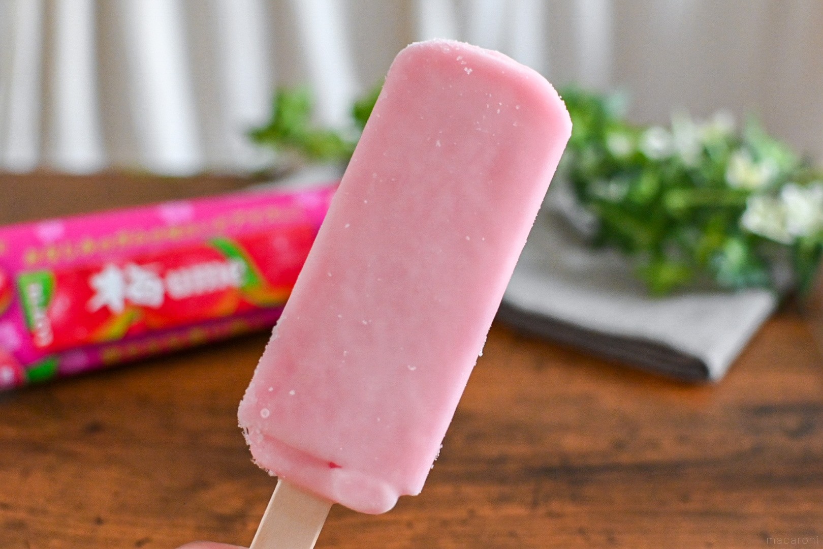 セブンだけで買える「梅ガムアイスバー」は本家の再現度高め。やみつき