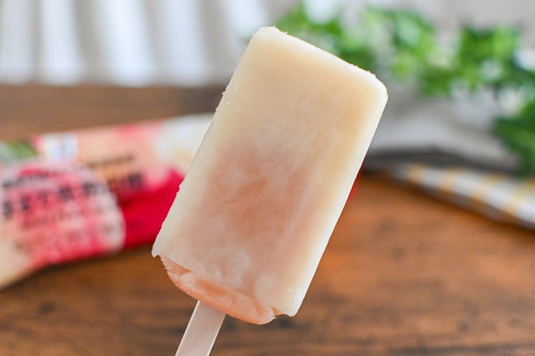 セブン限定の「まるで完熟白桃」がもはや白桃そのもの。甘みがギュッと詰まった夏にぴったりな味【365日アイス女子】の画像