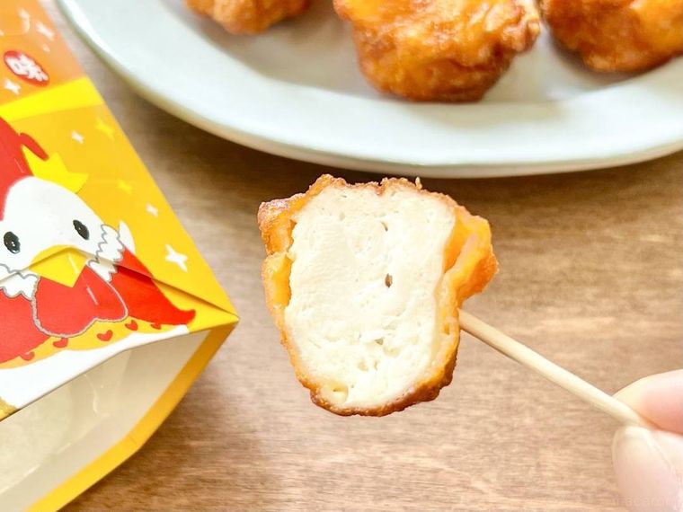 ハッピーターン味のからあげクンに予想外の展開が!食べてみて気づいたあることの画像