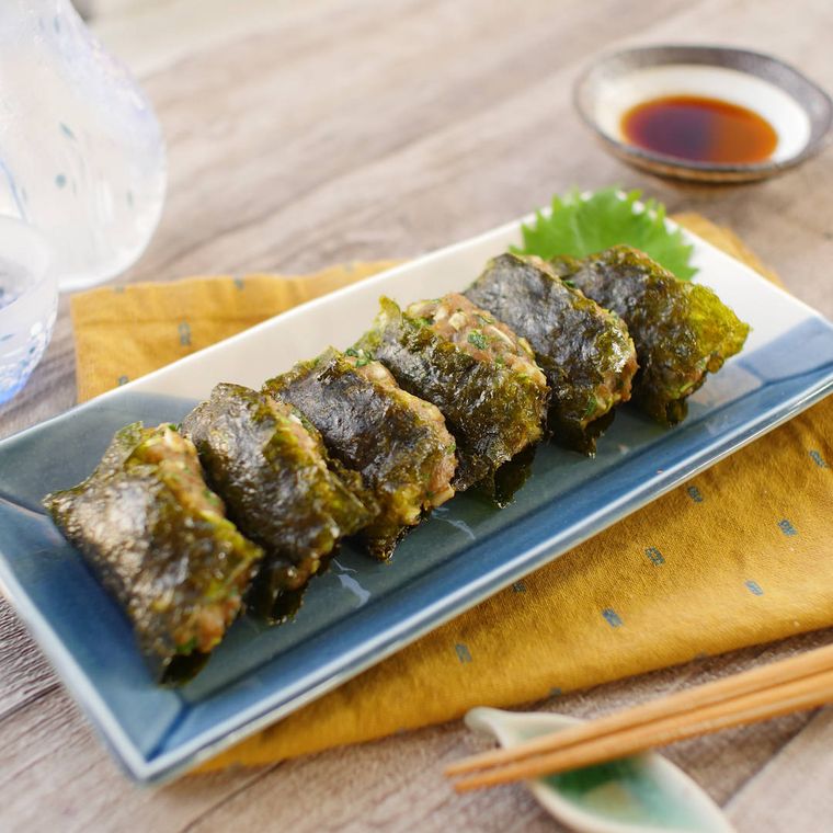 皿に並んだ海苔餃子