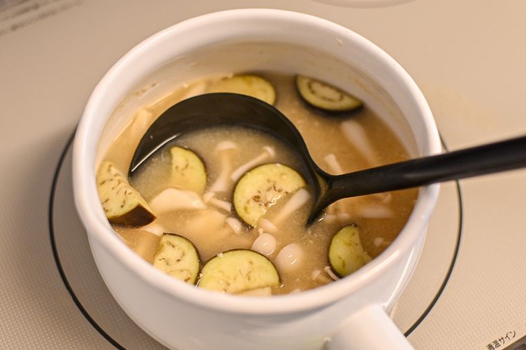 味噌汁をおいしく作る裏技。Twitterで話題「カゴメトマトペースト」でおかわりが止まらない!?の画像
