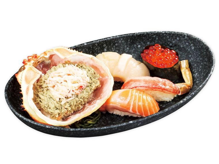 くら寿司で「特大切り特盛フェア」開催中!生サーモンや赤えびなどの豪華海鮮ネタがお得に味わえるの画像