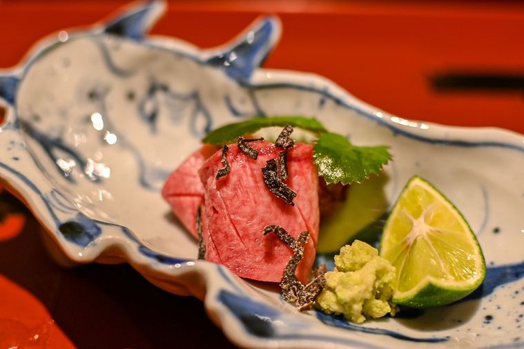 新進気鋭の肉割烹「うし富味」が新富町にオープン。黒毛和牛と旬食材を ‟引き算の料理” で堪能の画像