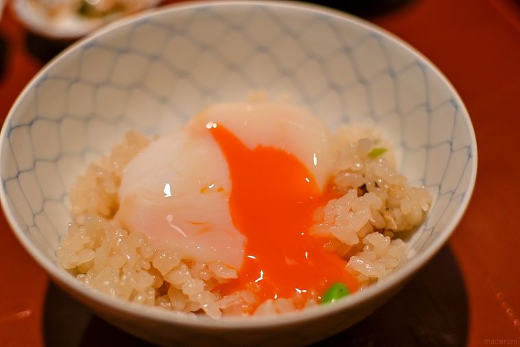 新生姜ご飯に温泉卵をのせたところ