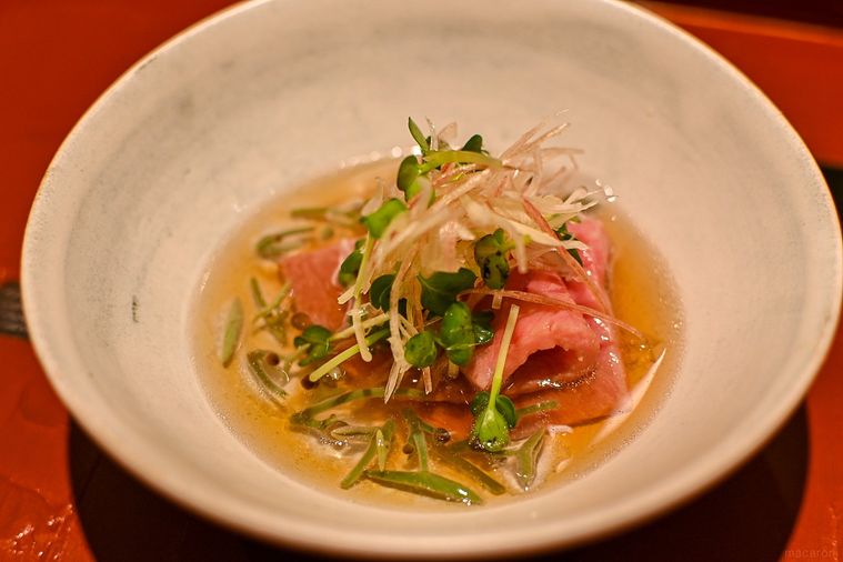 新進気鋭の肉割烹「うし富味」が新富町にオープン。黒毛和牛と旬食材を ‟引き算の料理” で堪能の画像