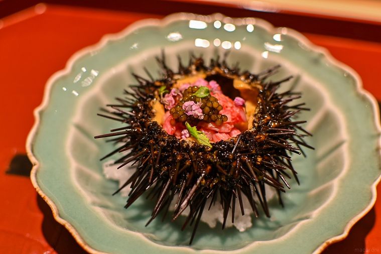 新進気鋭の肉割烹「うし富味」が新富町にオープン。黒毛和牛と旬食材を ‟引き算の料理” で堪能の画像