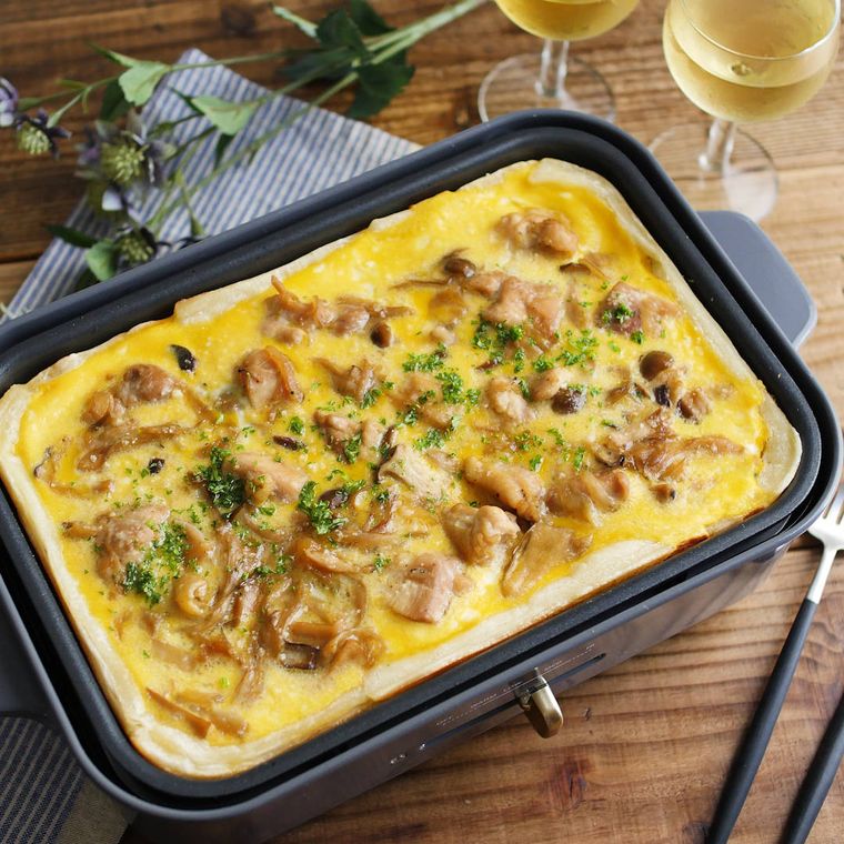 ホットプレートで焼いたきのこキッシュ