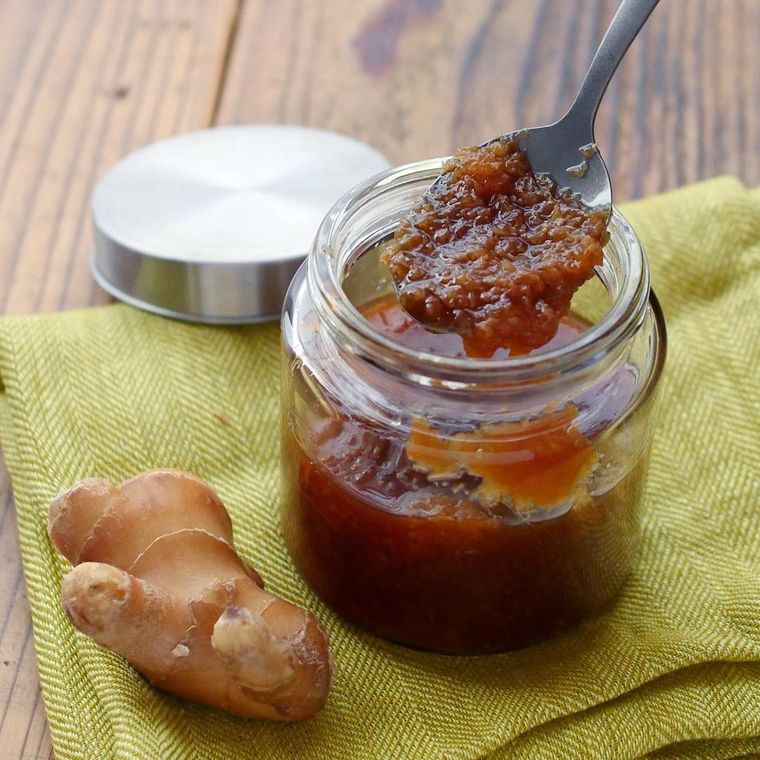 しょうがとしょうがだれが入っているガラス瓶