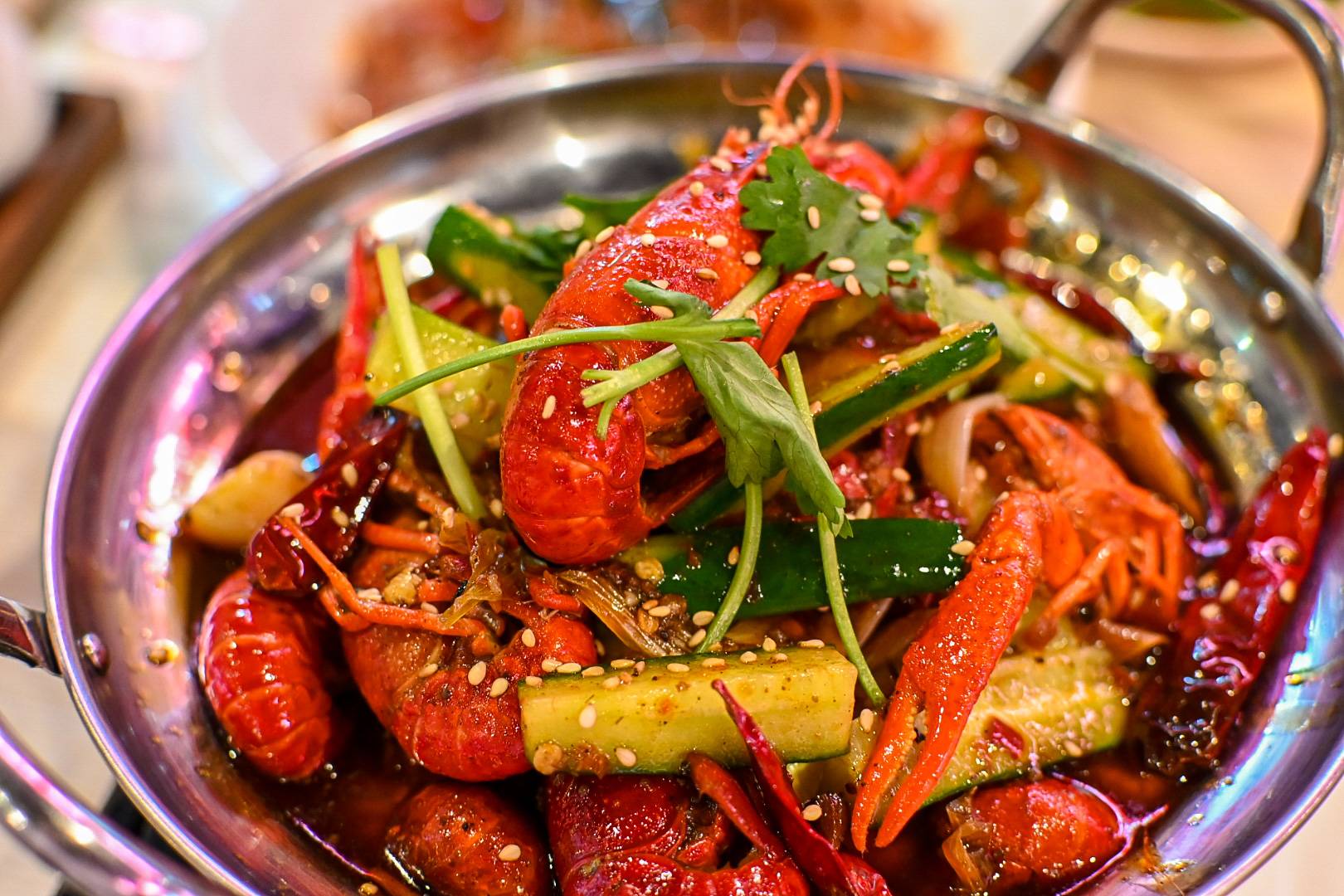 ガチ中華の魅力とは？ブームの火付け役、池袋「沸騰小吃城」で中国の