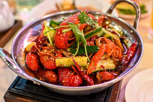 ガチ中華の魅力とは ブームの火付け役 池袋 沸騰小吃城 で中国の地方料理やザリガニに挑戦 Macaroni