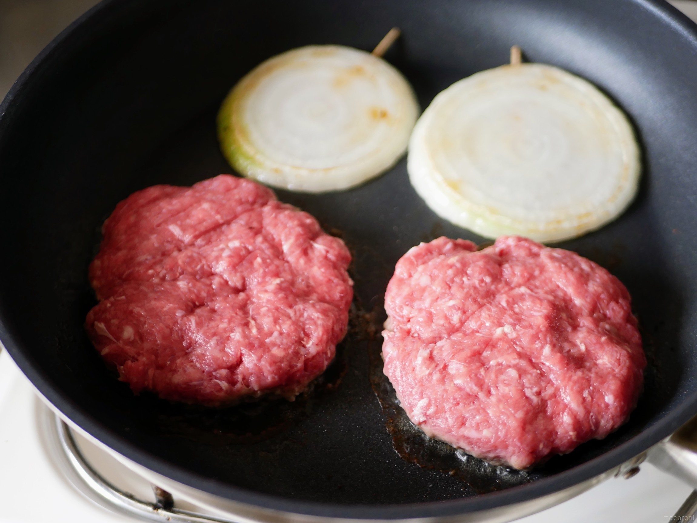 いつもの食材で「究極ハンバーガー」レシピ。ミシュランシェフ直伝の 
