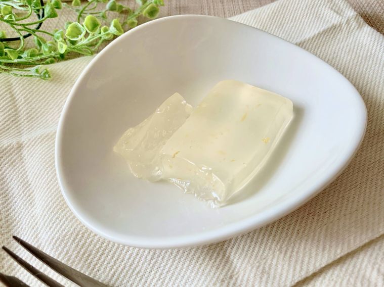 わらびもちブームに新たな風!セブン「レモンわらび」の超もちぷる食感に感動の画像