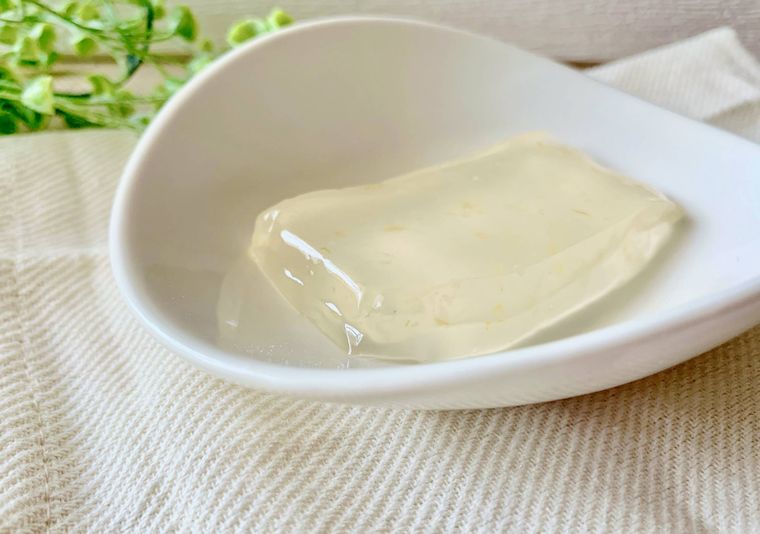 わらびもちブームに新たな風!セブン「レモンわらび」の超もちぷる食感に感動の画像
