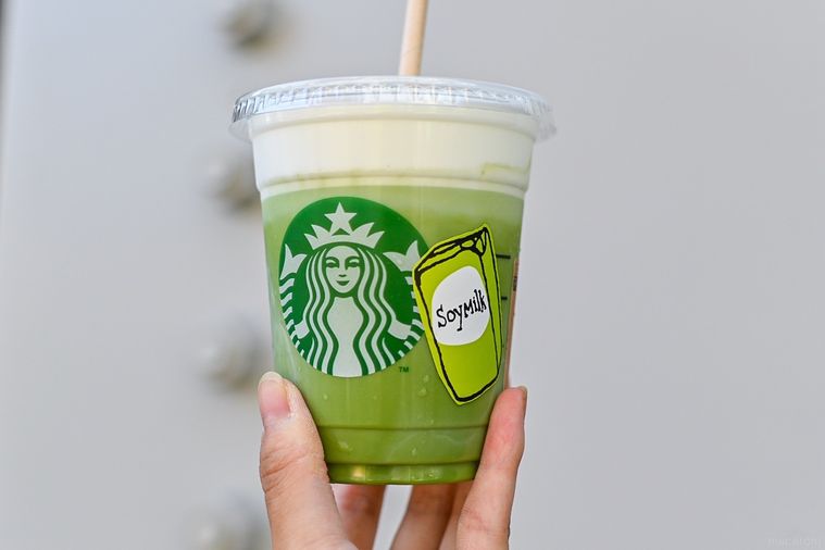 スタバ「ダブル 抹茶 ティー ラテ」の正解カスタム!? Twitterで11万いいねのオーダー方法の画像