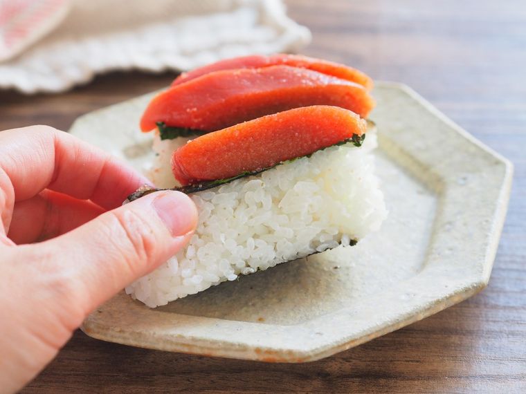 思わず二度見!セブンの最強「明太子おにぎり」はそのまま食べるだけじゃもったいない!?の画像
