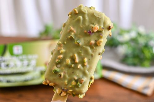 文句なしの完成度 セブン限定 ピスタチオ チョコレートバー はカリッと食感も楽しいアイス 365日アイス女子 Macaroni