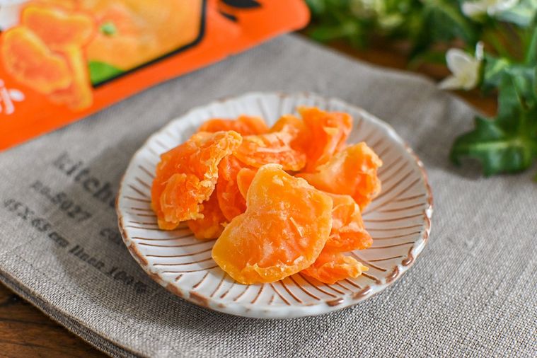 ダイソーで「しっとり果実」が売れてる⁉︎ ドライフルーツとは思えない衝撃食感がSNSでヒットの画像
