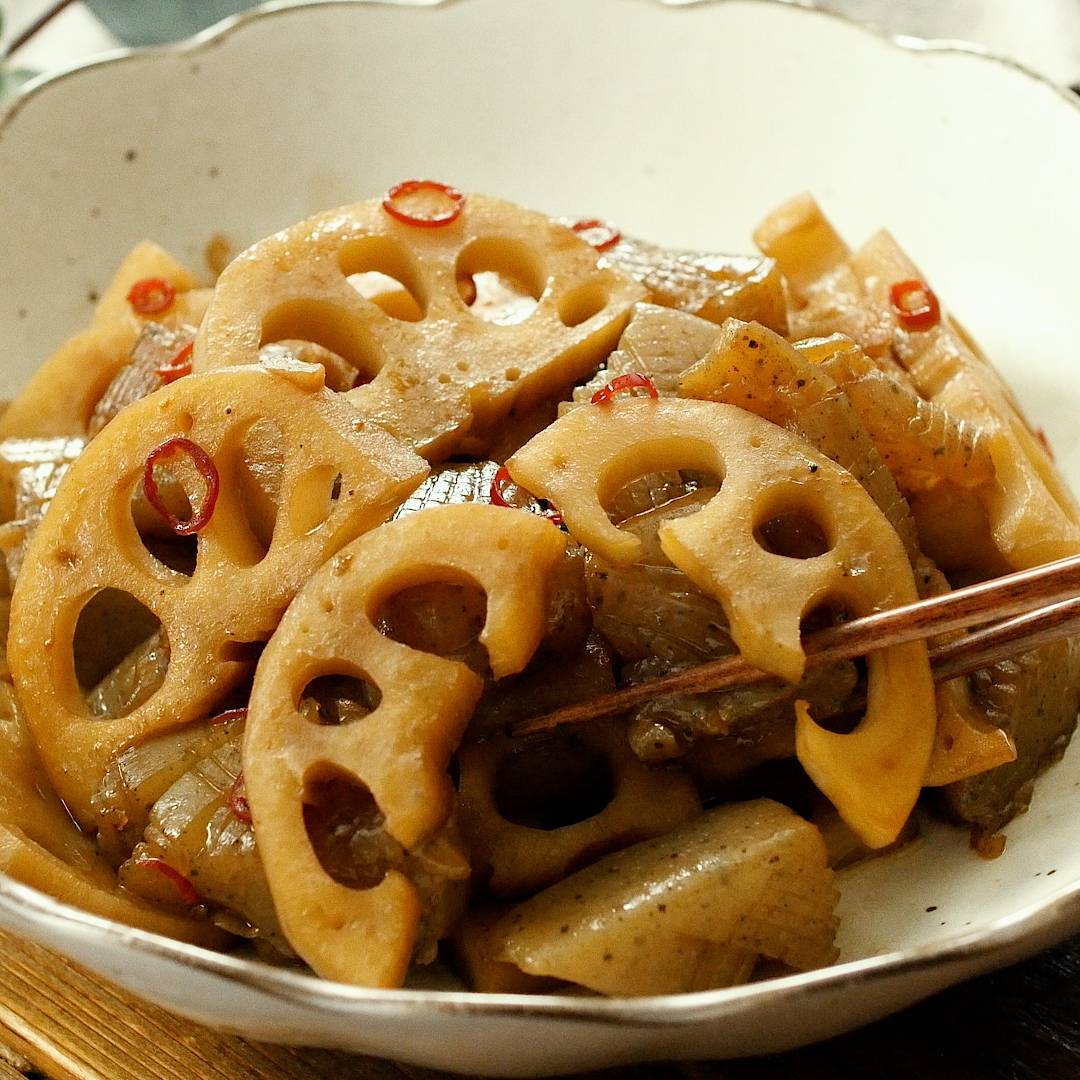 れんこんとこんにゃくのピリ辛煮 - macaroni