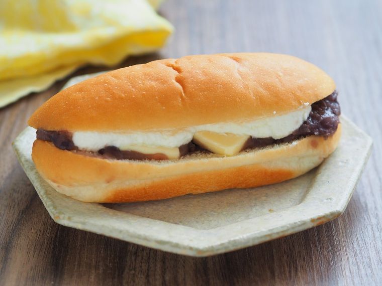 おやつコッペ あんバター生クリーム