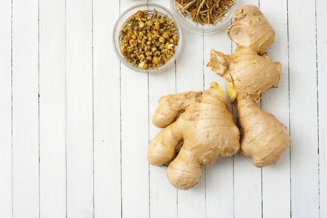置かれた2本の生姜