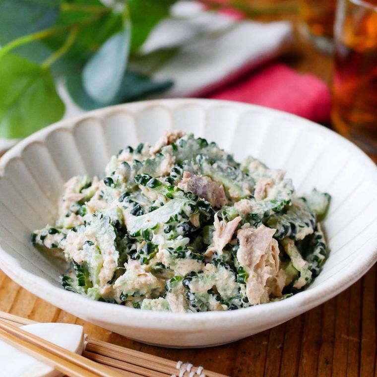 器に盛られたゴーヤのツナマヨサラダ