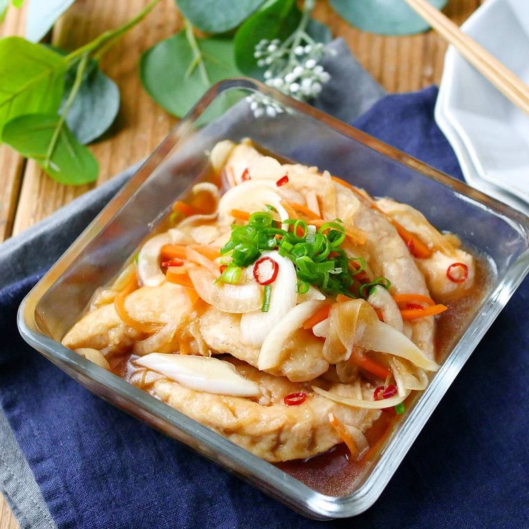 器に盛られたまるごととりささみの南蛮漬け