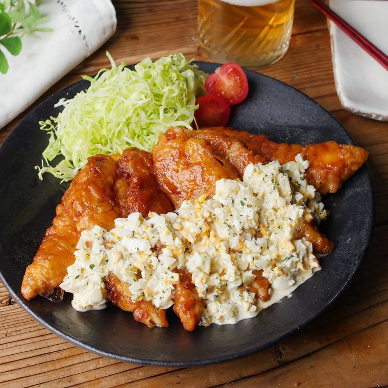 皿に盛られたとりささみのチキン南蛮