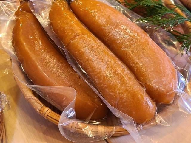 ざるにからすみがのっている様子