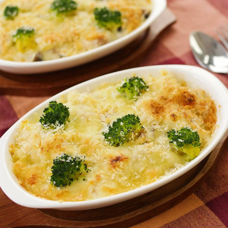 耐熱皿にのったチキングラタン