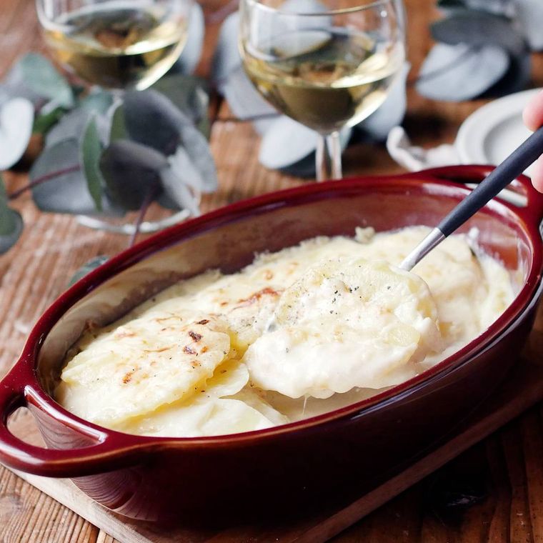 耐熱皿にのったポテトグラタン