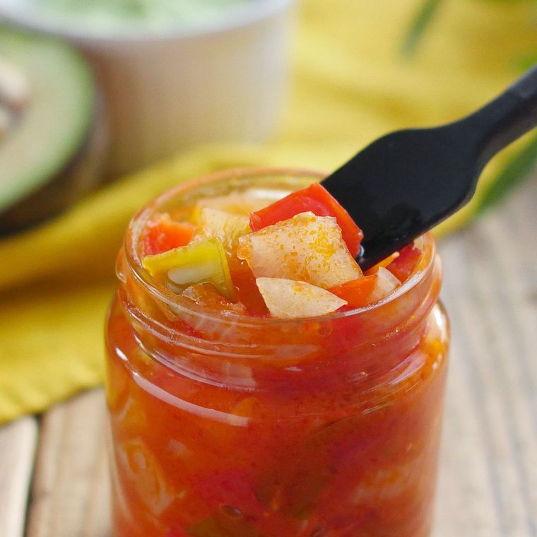 瓶に入ったサルサソース