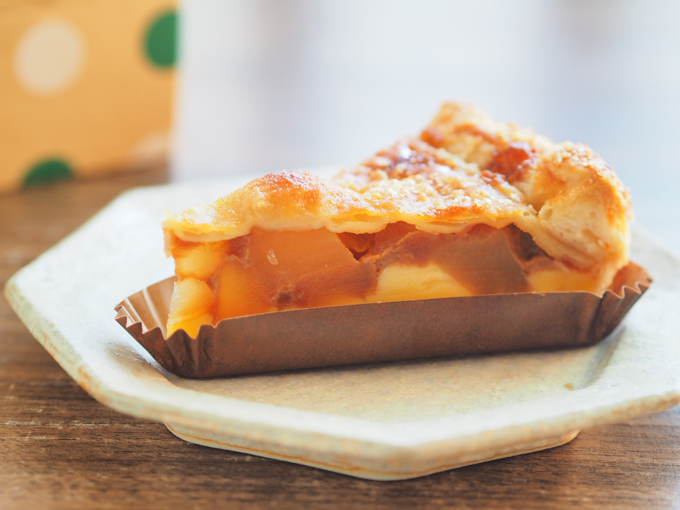 スタバ新作「紅玉のカスタードアップルパイ」を実食！秋しか食べられない贅沢スイーツ macaroni