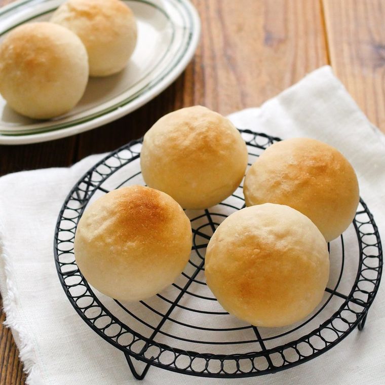 丸パンが置かれている