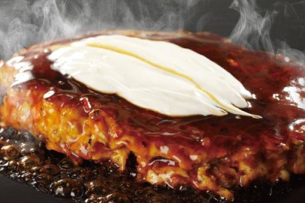 マヨネーズがのっているお好み焼き