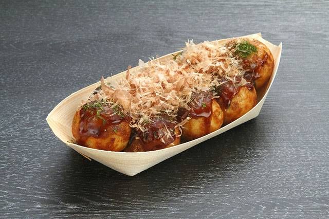 舟皿に盛られたたこ焼き