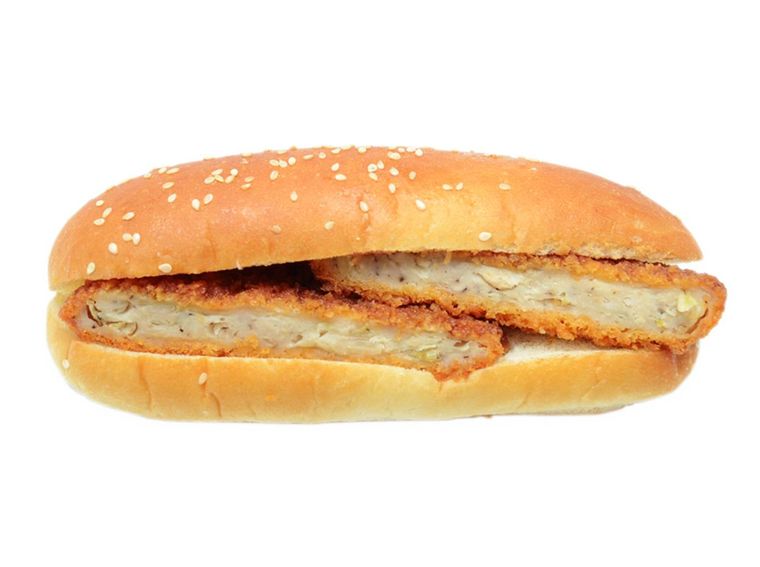 キャベツが入った鶏メンチカツのパンのイメージ