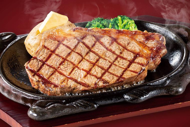 フォルクスの厚切り熟成サーロインステーキ