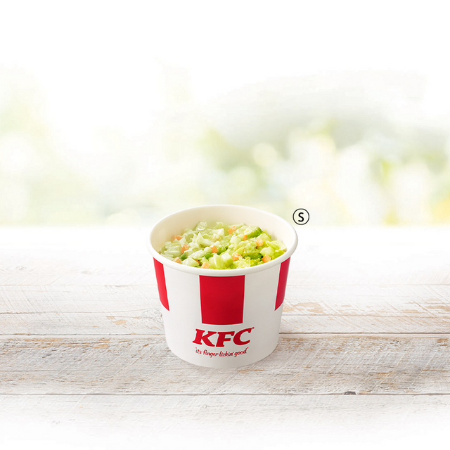 Sサイズのコールスローが置かれている