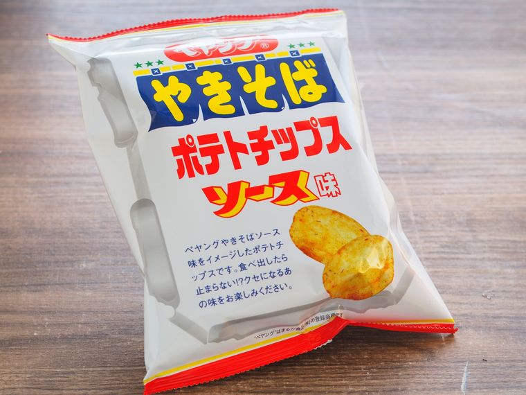 ペヤングやきそばポテトチップスソース味のパッケージ