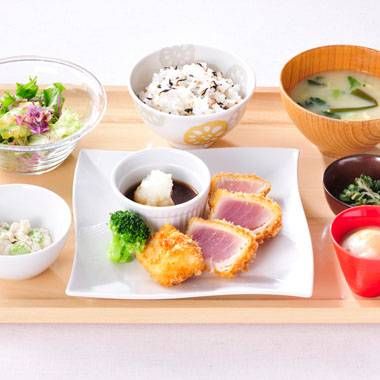 びんちょうまぐろのレアカツ おろしぽん酢定食