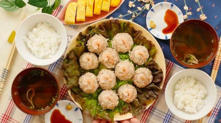 もやしシュウマイがメインの食卓
